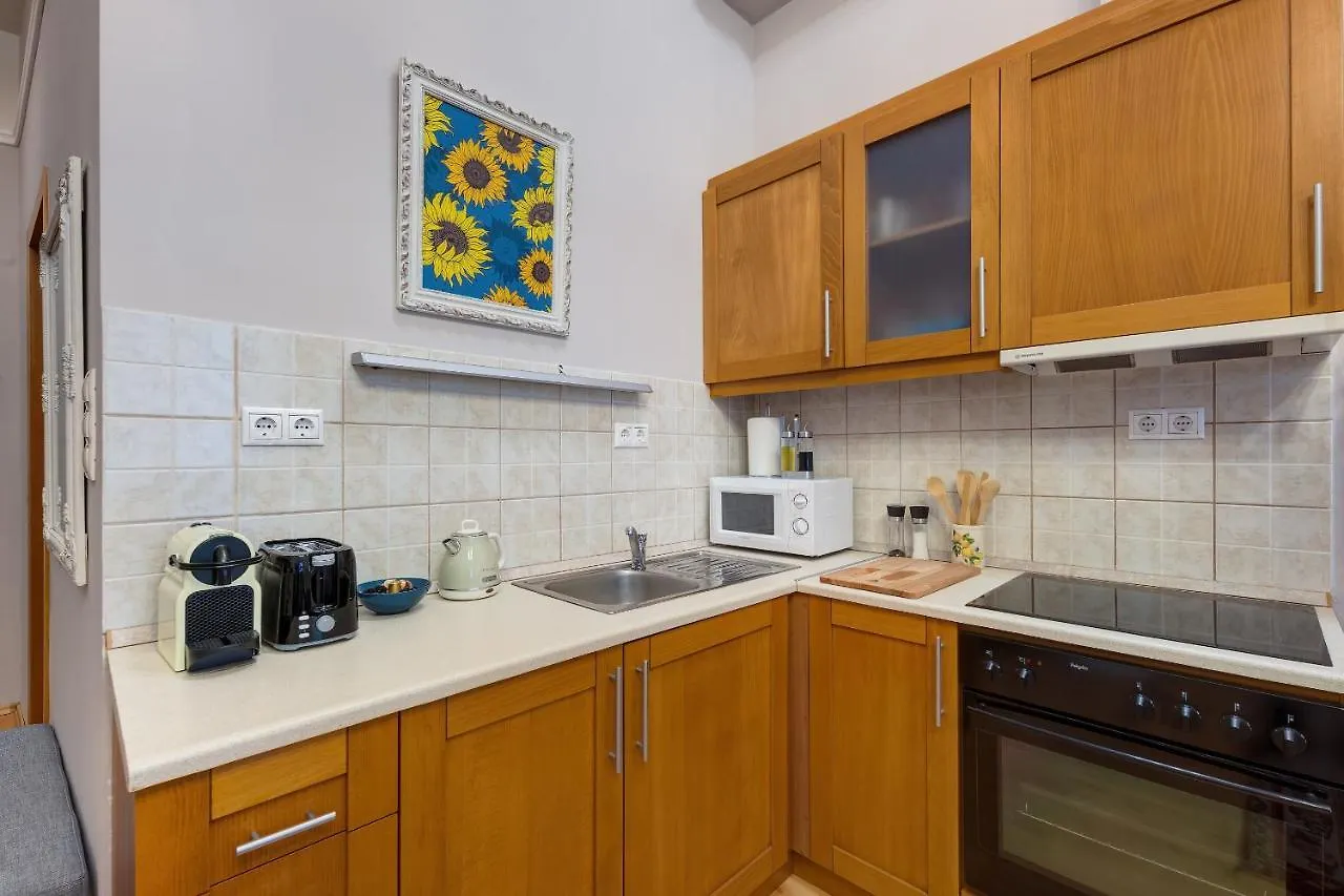 Bohemian Studio In The City Centre Budapest Apartment