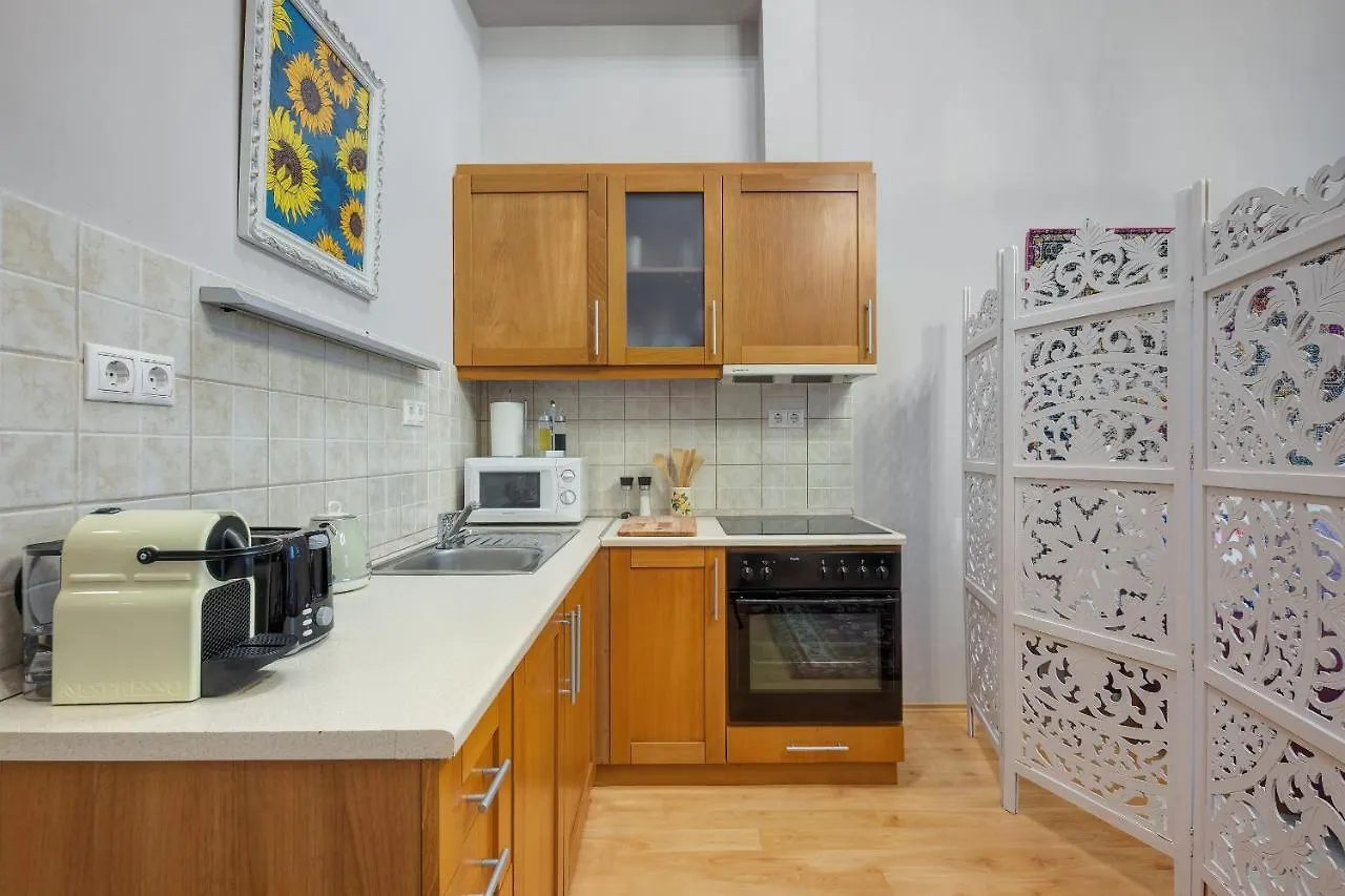 Bohemian Studio In The City Centre Budapest Apartment